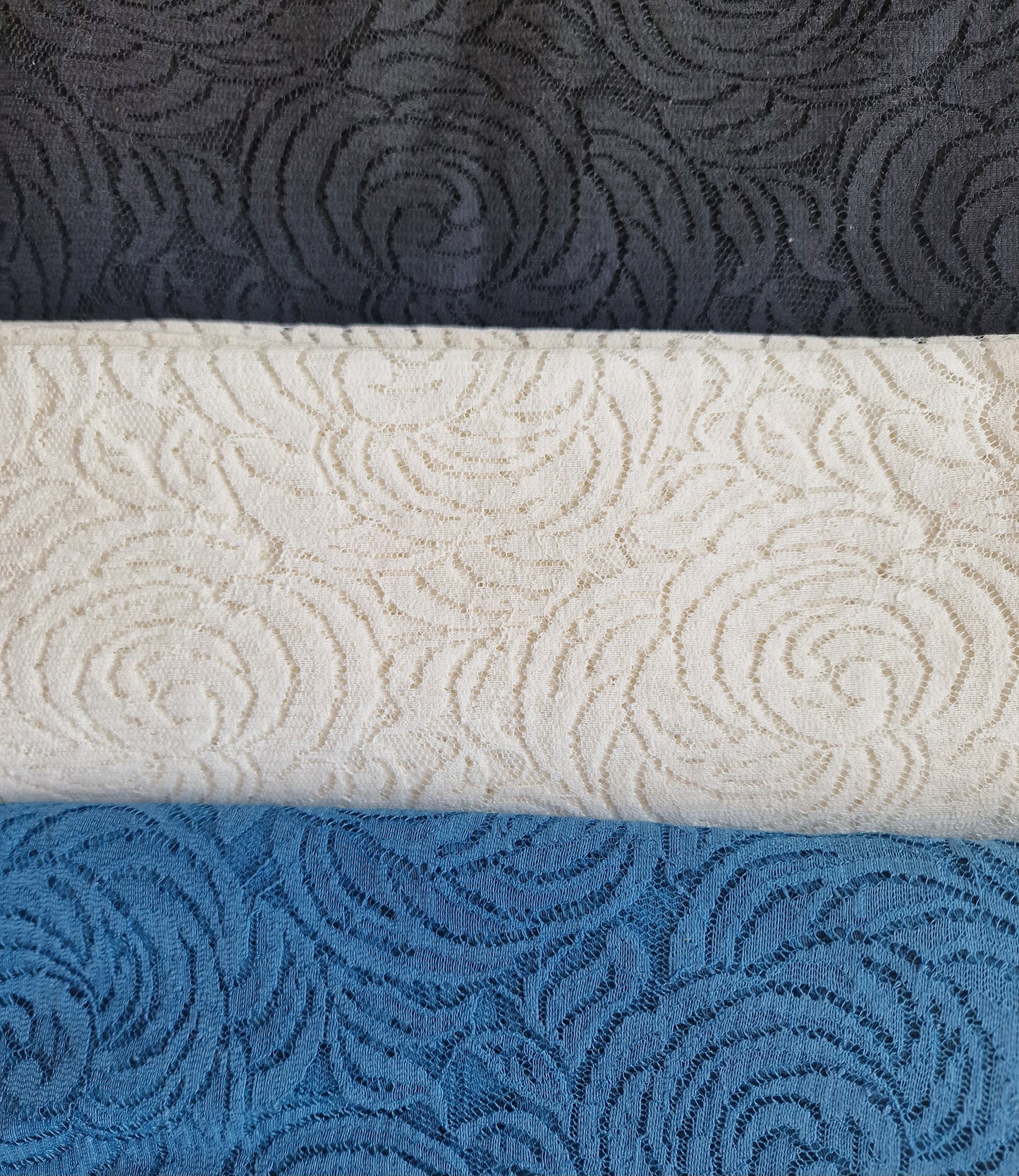 Spitzenrock in Rosen- Design