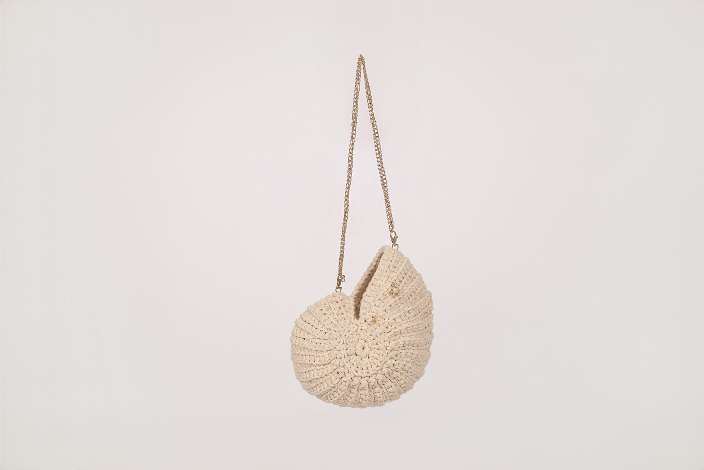 Häckeltasche in Muschelform