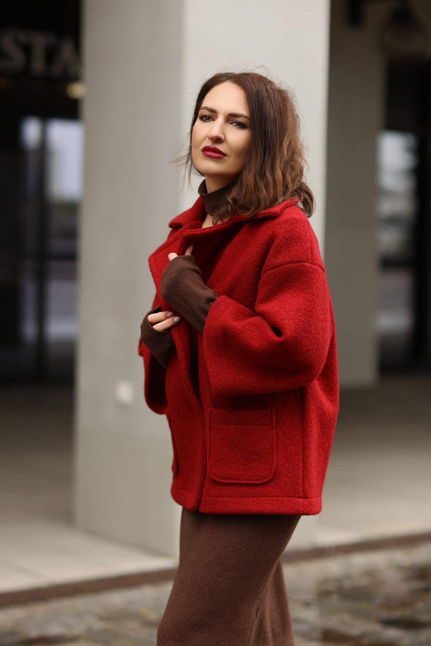 Hüftlange Wolljacke in Rot, Nr. 339