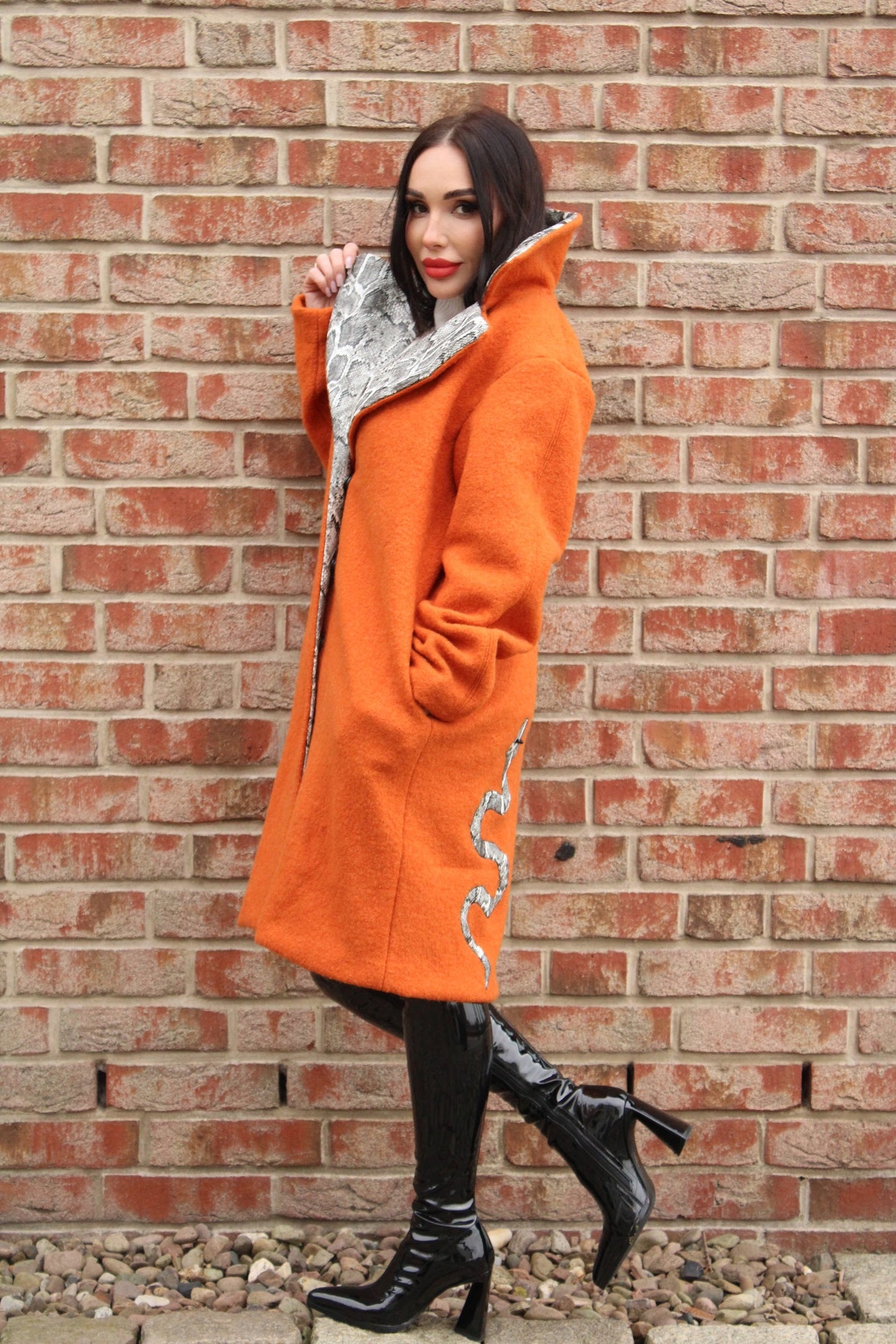 Mantel aus reiner Schurwolle mit Schlangendesign Nr. 315