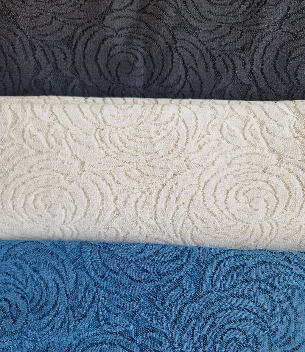 Spitzenrock in Rosen- Design