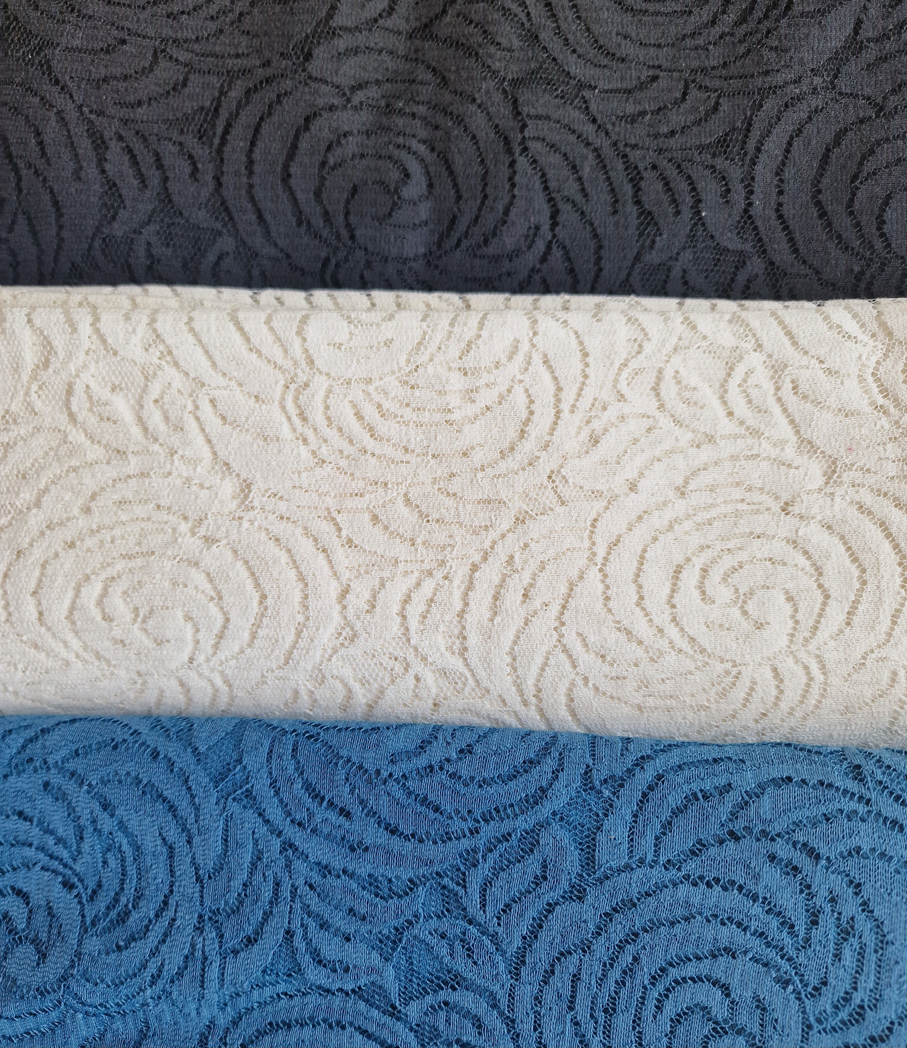 Spitzenrock in Rosen- Design