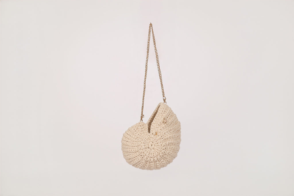 Häckeltasche in Muschelform